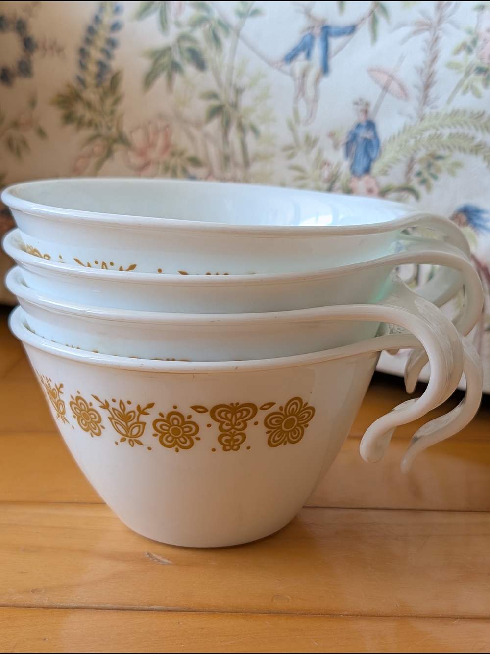 4 Corelle Gold Butterfly Print Teacups